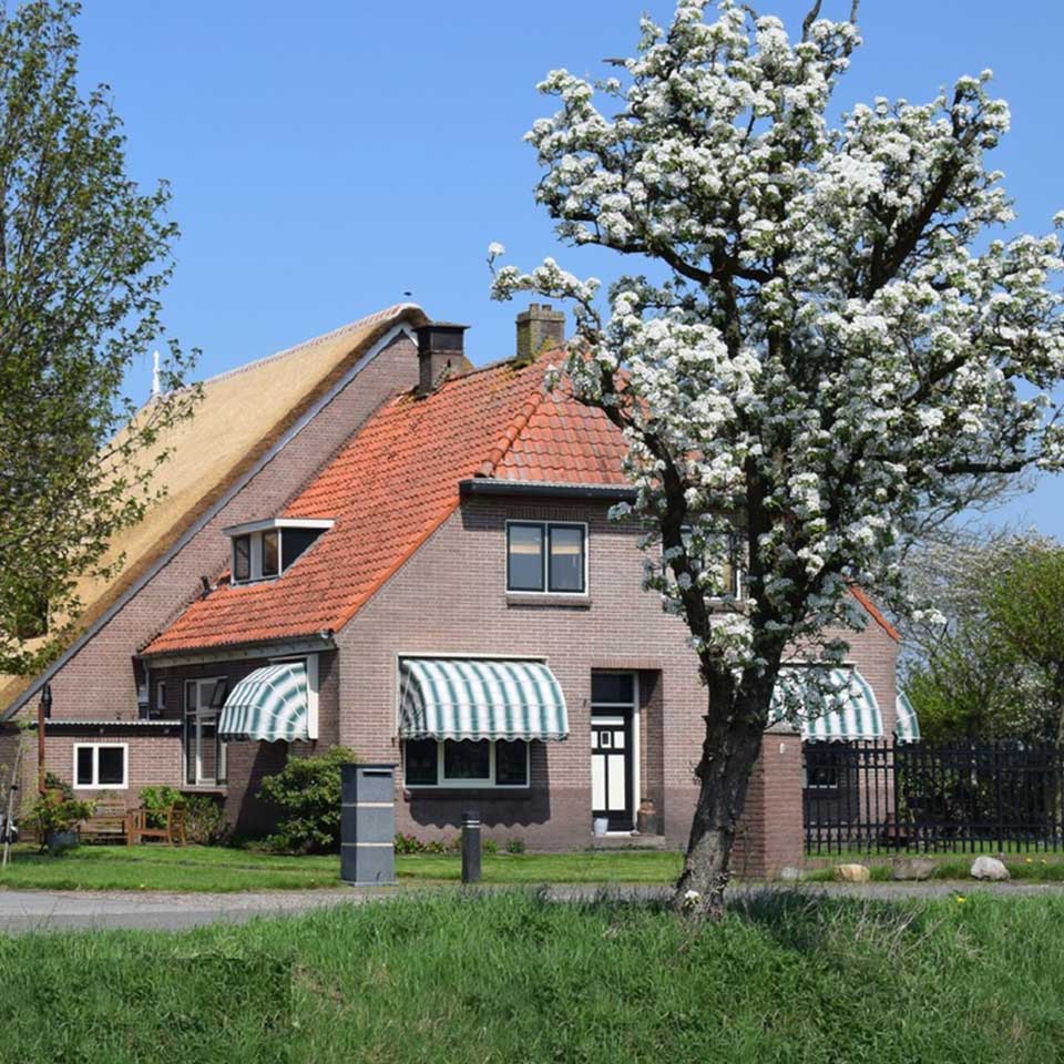 Voorzijde van B&B De Puurderij